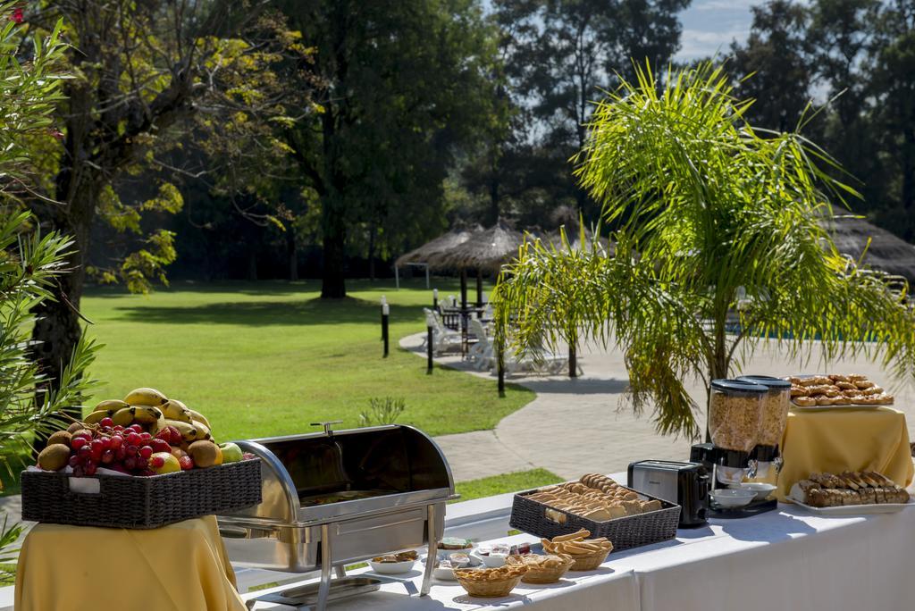 Howard Johnson Pilar Resort Spa & Convention Center Bagian luar foto