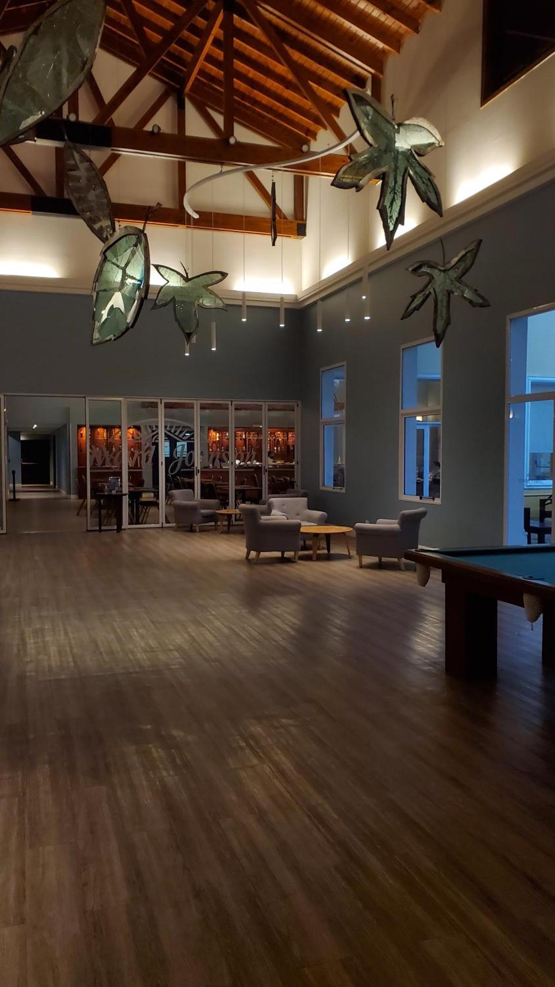 Howard Johnson Pilar Resort Spa & Convention Center Bagian luar foto