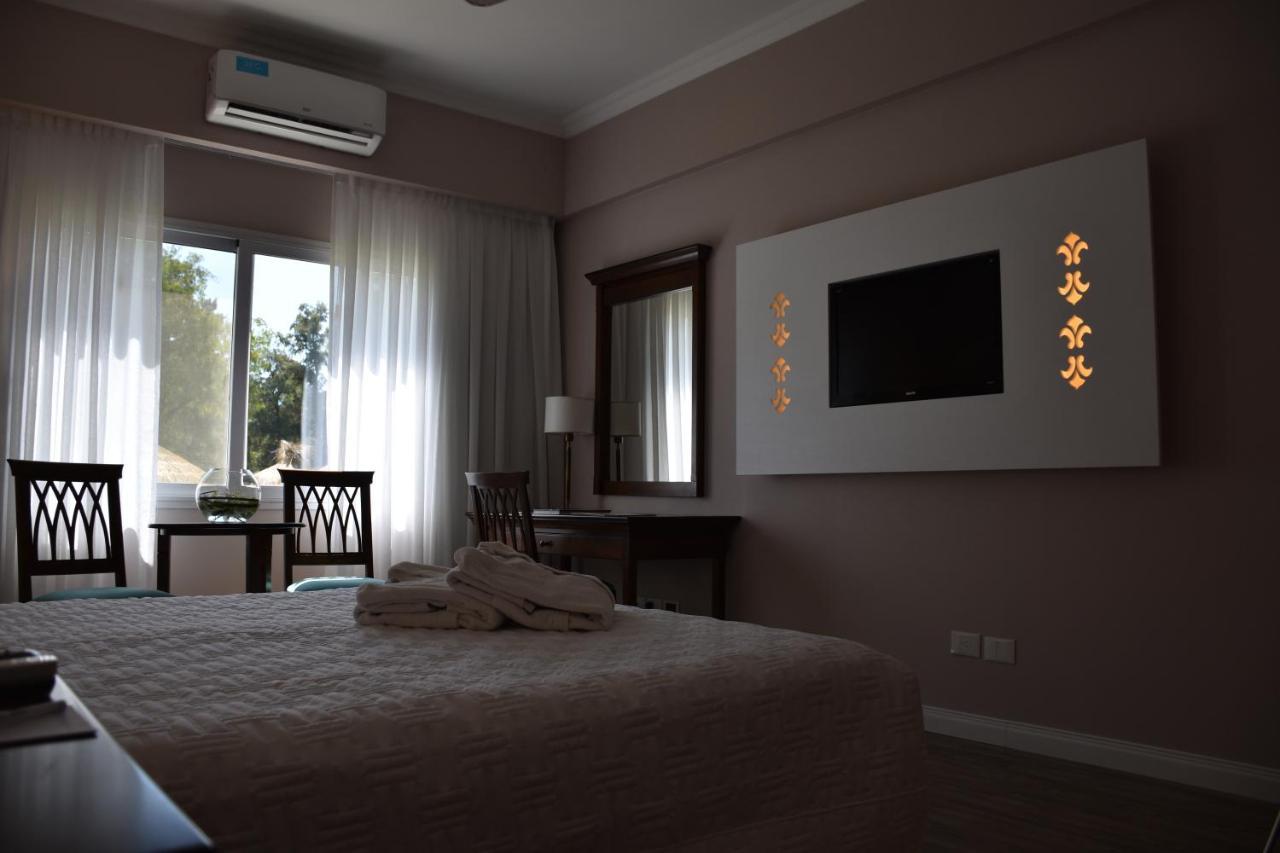Howard Johnson Pilar Resort Spa & Convention Center Bagian luar foto