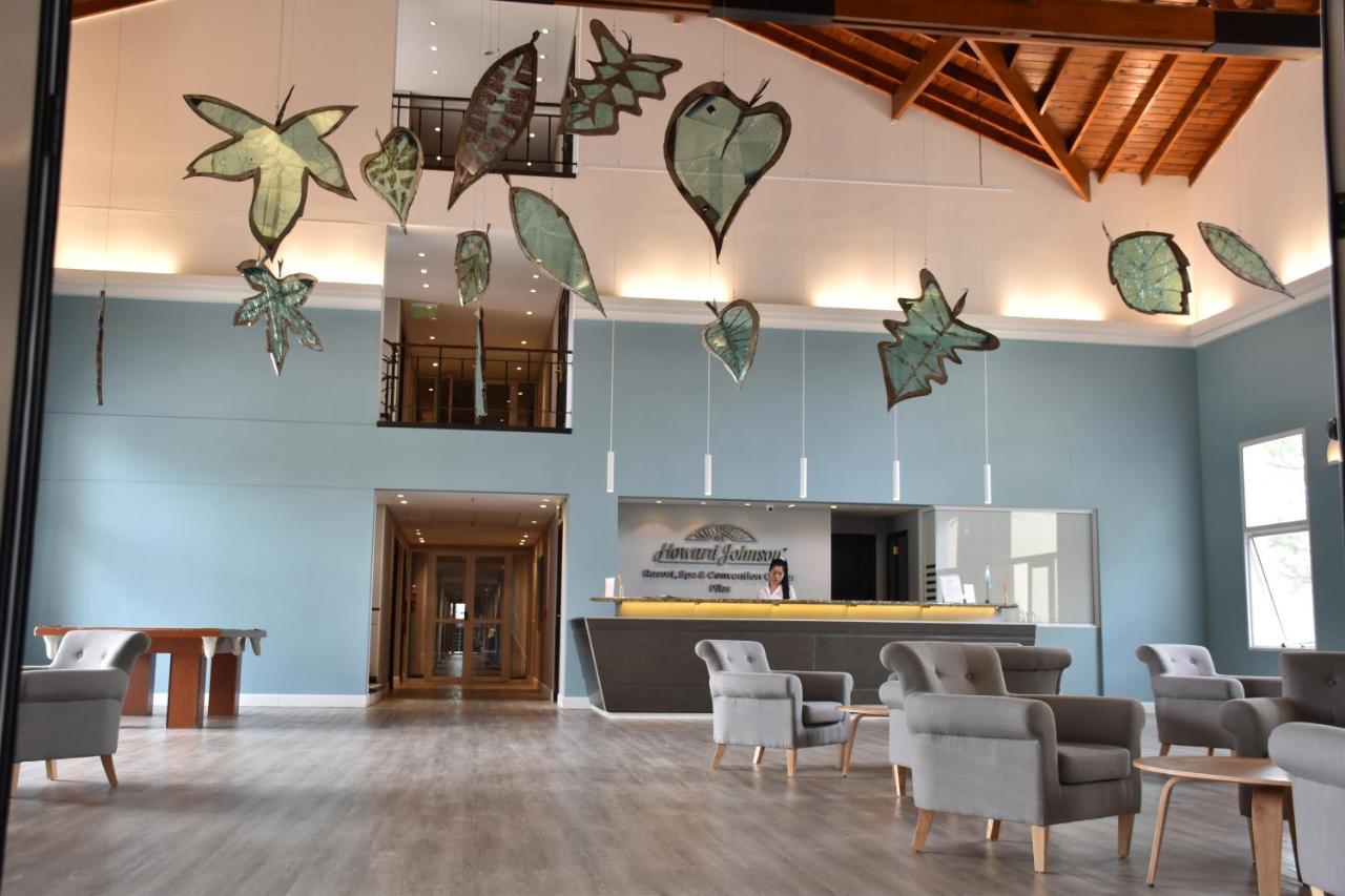 Howard Johnson Pilar Resort Spa & Convention Center Bagian luar foto